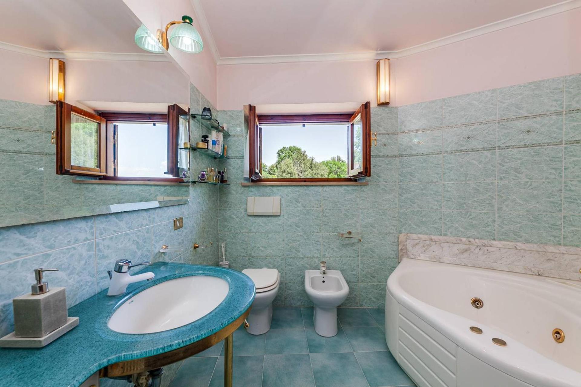 Villa Carolina - Piscina E Parco Panoramico กัมปาญญาโน ดิ โรมา ภายนอก รูปภาพ